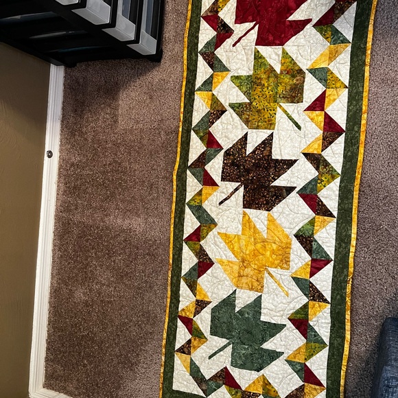 Leaves quilt runner. Handmade - Picture 2 of 9